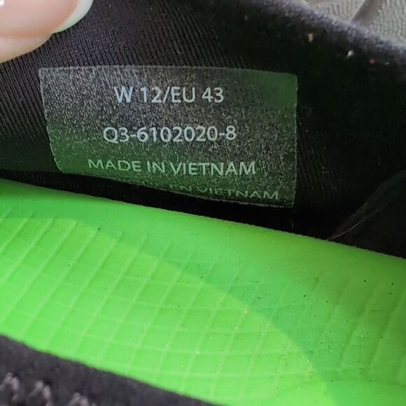 OOFOS OOMG EEZE Black Slip-On Recovery Shoes Sz 12 - Picture 9 of 10